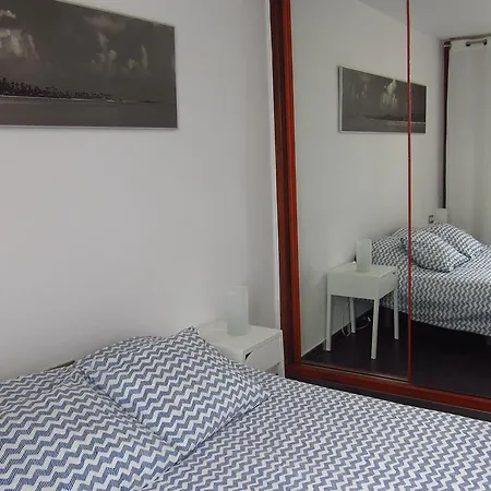 Caledonia Park Apartment *